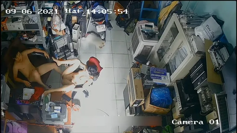 Vợ yêu chồng yêu xxx nhau trong của cu máy tính