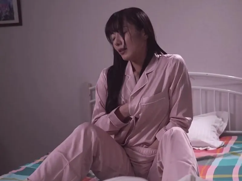 Tự sướng hàng đêm vì người chồng bỏ bê, cô vợ quyết định tìm đến ứng dụng hèn hò