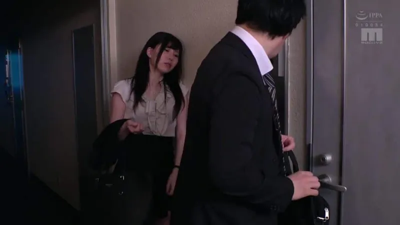 Vợ nhà đối diện nhận nhầm tôi là gã chồng trong một hôm say xỉn